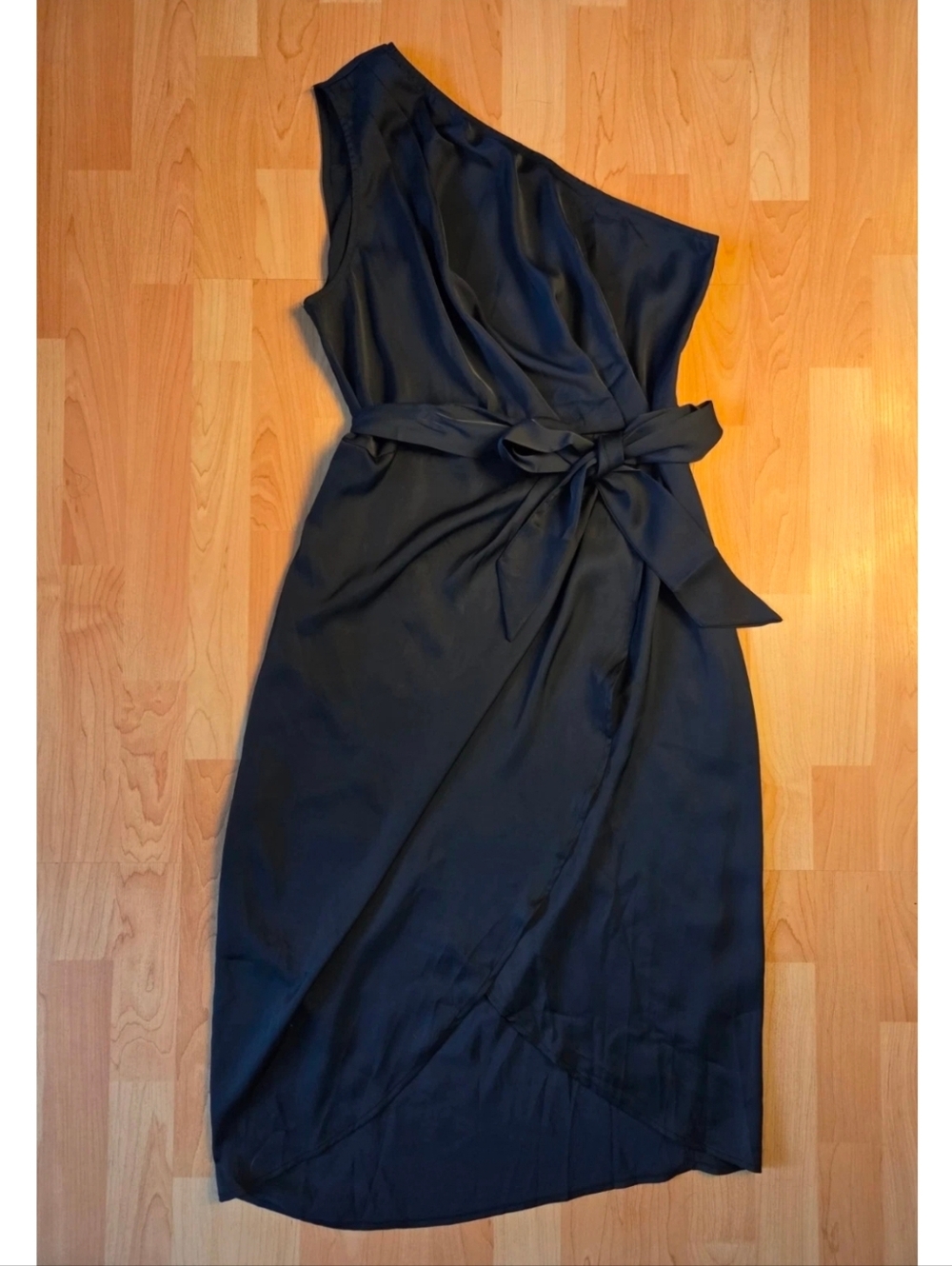 Pretty Garden one shoulder draped dress